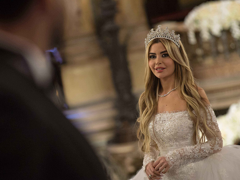 اضغط لمشاهدة الفيديو: حفل زفاف خيالي لحفيدة نائب رئيس عربي سابق في باريس!